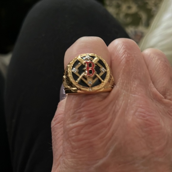 Vintage Rare Men’s “Pride of Boston” Size 10 ring. The Bradford Exchange - Picture 2 of 5